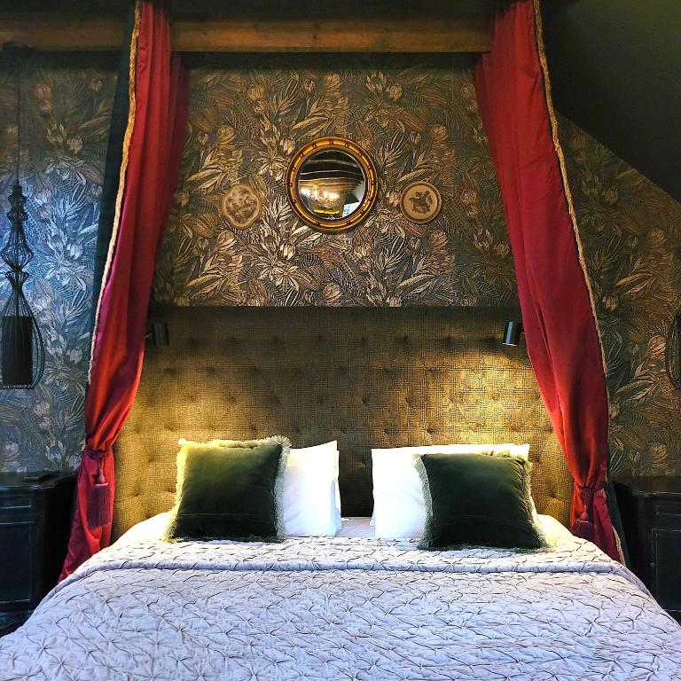 Glencruitten House Mermaid