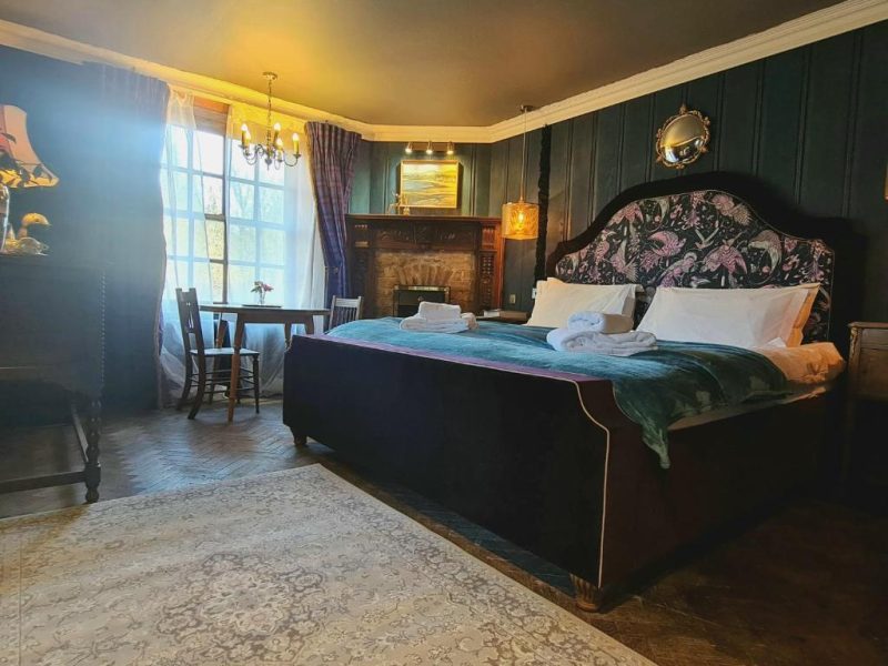 Stay Glencruitten House